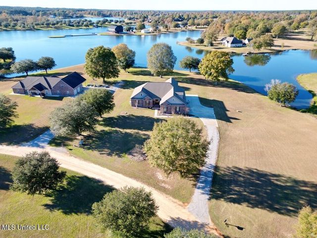6 Lunker Lane, Poplarville, MS 39470