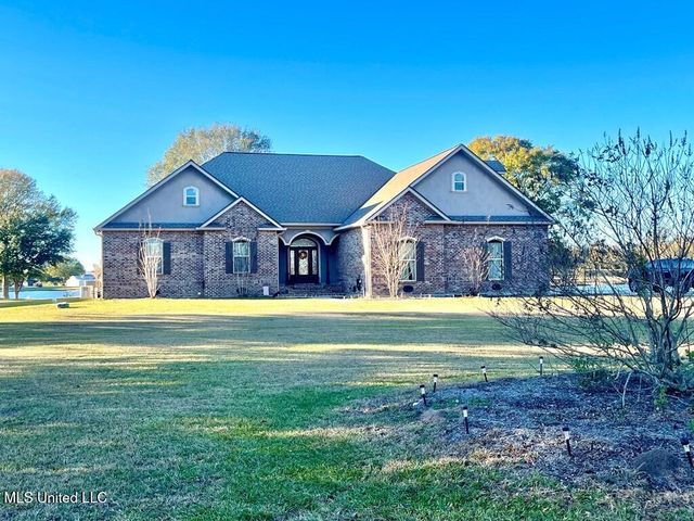 6 Lunker Lane, Poplarville, MS 39470