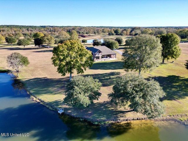 6 Lunker Lane, Poplarville, MS 39470