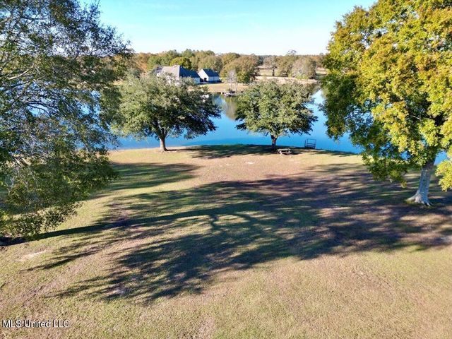 6 Lunker Lane, Poplarville, MS 39470