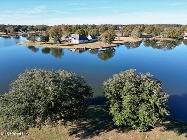 6 Lunker Lane, Poplarville, MS 39470