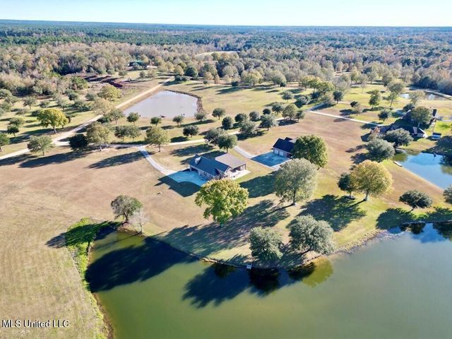 6 Lunker Lane, Poplarville, MS 39470