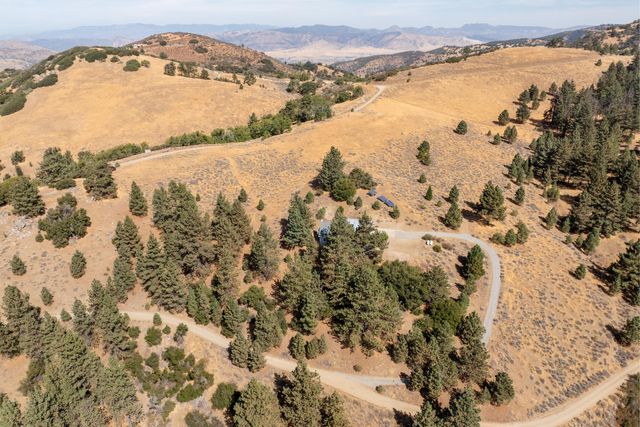 16930 Grindelwald Drive, Tehachapi, CA 93561