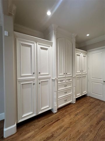 2330 Camden Drive, Houston, TX 77021