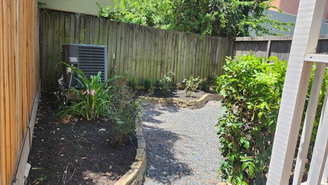 2330 Camden Drive, Houston, TX 77021