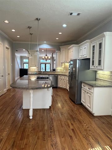 2330 Camden Drive, Houston, TX 77021