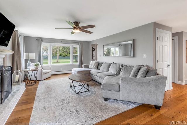 21 Sturbridge Lane, Grand Island, NY 14072