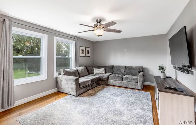 21 Sturbridge Lane, Grand Island, NY 14072