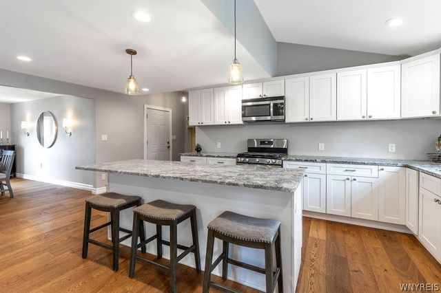 21 Sturbridge Lane, Grand Island, NY 14072
