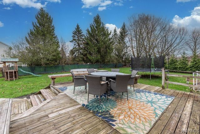 21 Sturbridge Lane, Grand Island, NY 14072