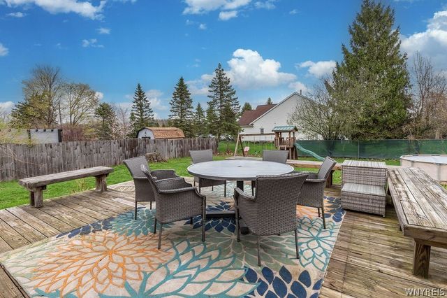 21 Sturbridge Lane, Grand Island, NY 14072