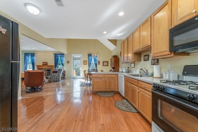 1 Joseph Dr, Raritan Twp., NJ 08822
