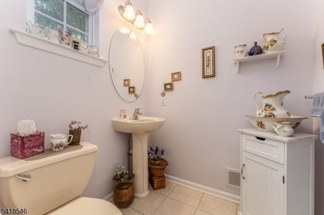 1 Joseph Dr, Raritan Twp., NJ 08822