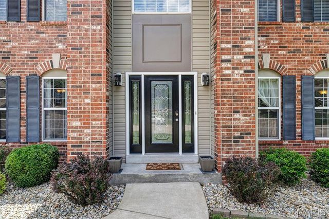 2 Doe Valley Court, O'fallon, MO 63366