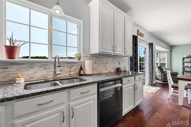 2 Doe Valley Court, O'fallon, MO 63366