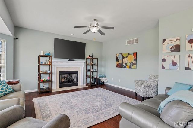 2 Doe Valley Court, O'fallon, MO 63366