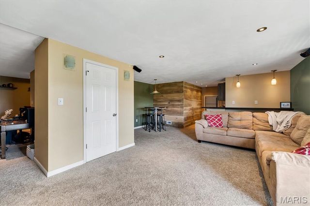 2 Doe Valley Court, O'fallon, MO 63366