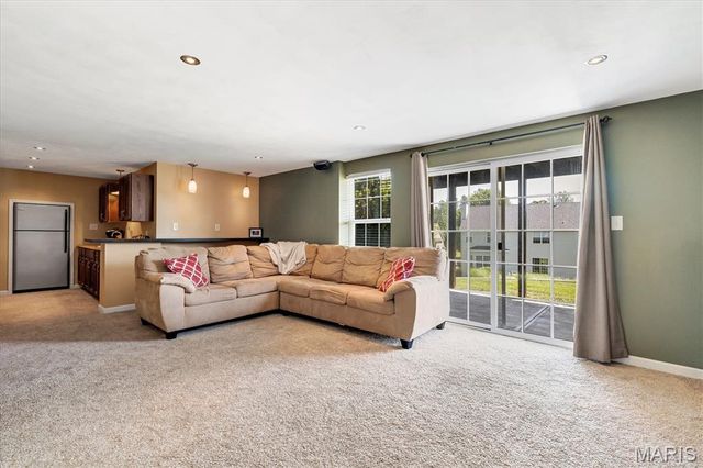 2 Doe Valley Court, O'fallon, MO 63366