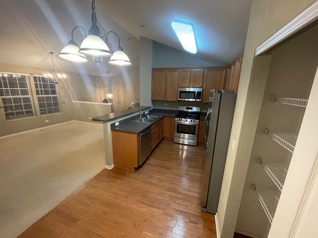 2440 Emily Lane, Elgin, IL 60124