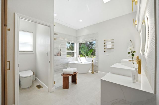 1355 Sonnys Way, Hollister, CA 95023