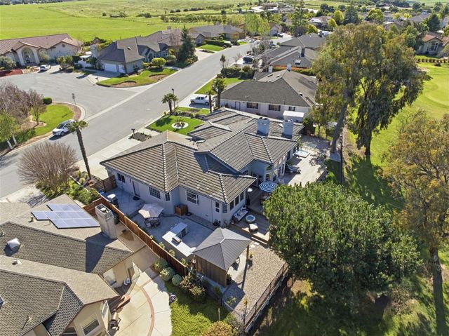 1355 Sonnys Way, Hollister, CA 95023