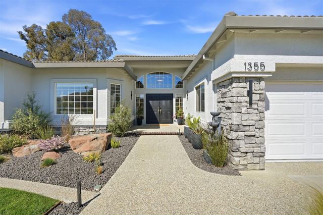 1355 Sonnys Way, Hollister, CA 95023