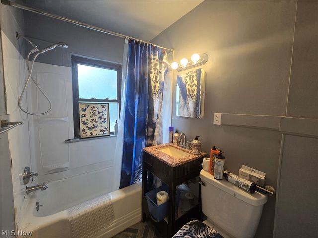 15908 Invermere Avenue, Cleveland, OH 44128