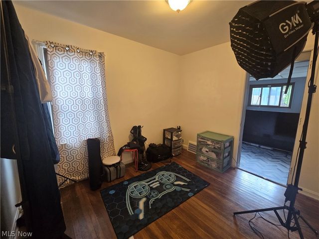 15908 Invermere Avenue, Cleveland, OH 44128