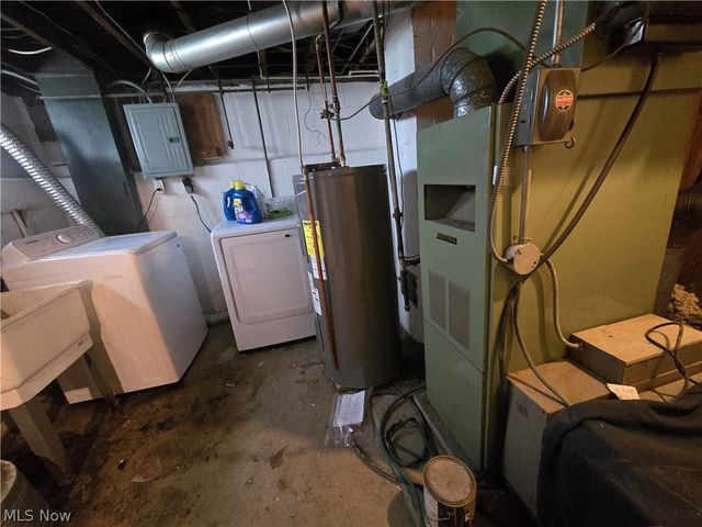 15908 Invermere Avenue, Cleveland, OH 44128
