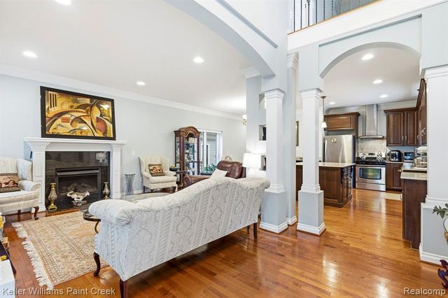 418 Oak Street, Rochester, MI 48307