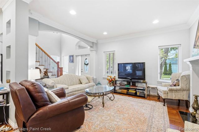 418 Oak Street, Rochester, MI 48307