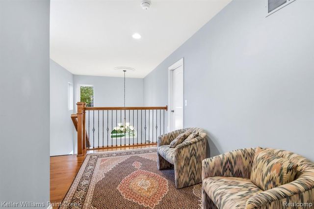 418 Oak Street, Rochester, MI 48307