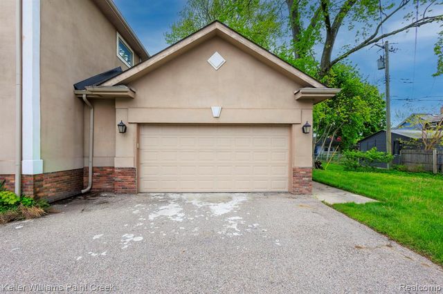 418 Oak Street, Rochester, MI 48307