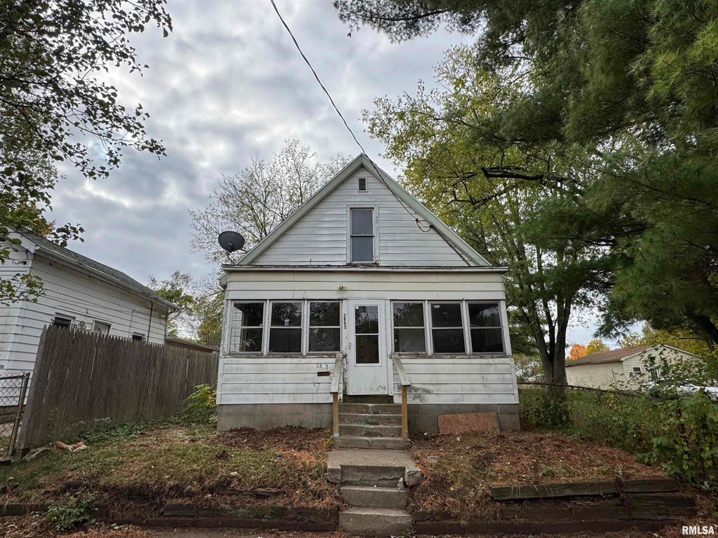 2802 W MALONE Street, Peoria, IL 61605