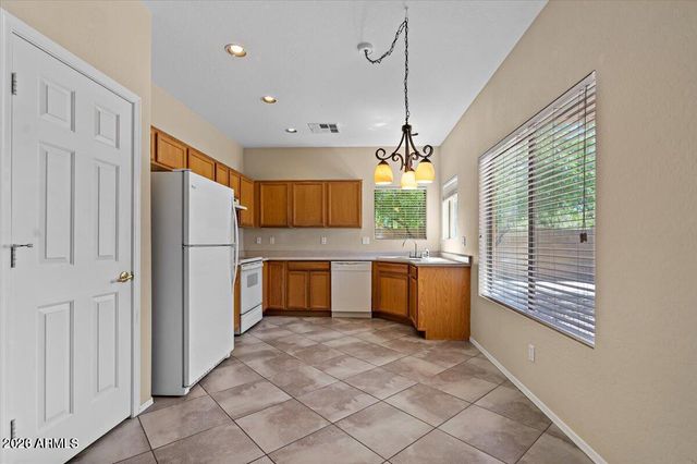 9945 E FAIRVIEW Avenue, Mesa, AZ 85208