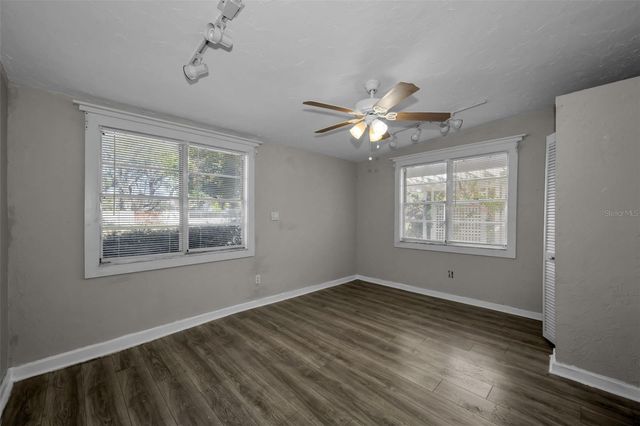 1122 E OAKWOOD STREET, Tarpon Springs, FL 34689