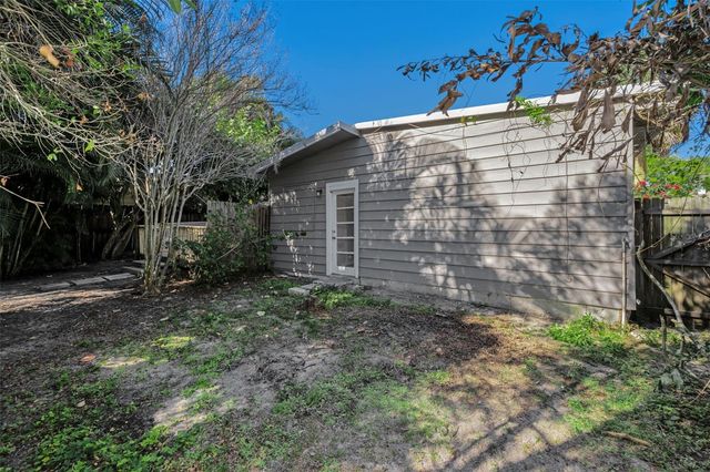 1122 E OAKWOOD STREET, Tarpon Springs, FL 34689