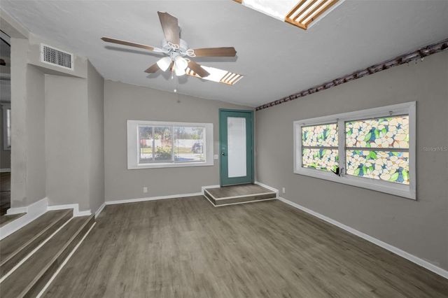 1122 E OAKWOOD STREET, Tarpon Springs, FL 34689