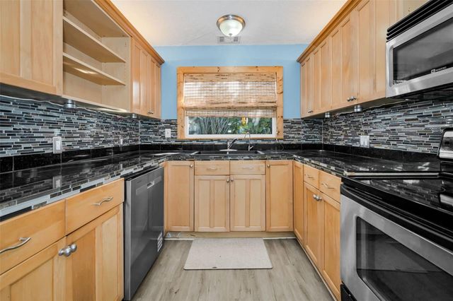 1122 E OAKWOOD STREET, Tarpon Springs, FL 34689