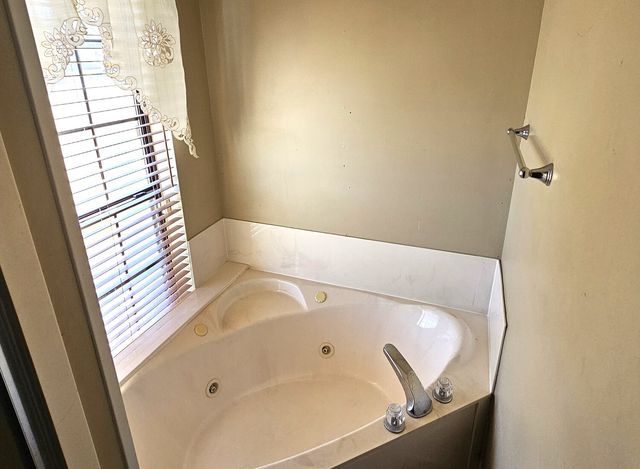 103 Lakewood Point Drive, Bossier City, LA 71111