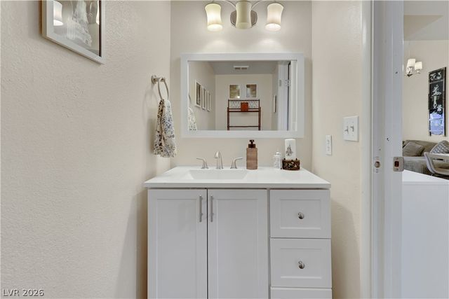 5635 Vineyard Lane 5635, Las Vegas, NV 89110
