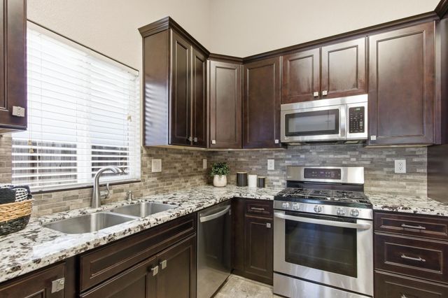 2089 Patriotic Dr, Atwater, CA 95301