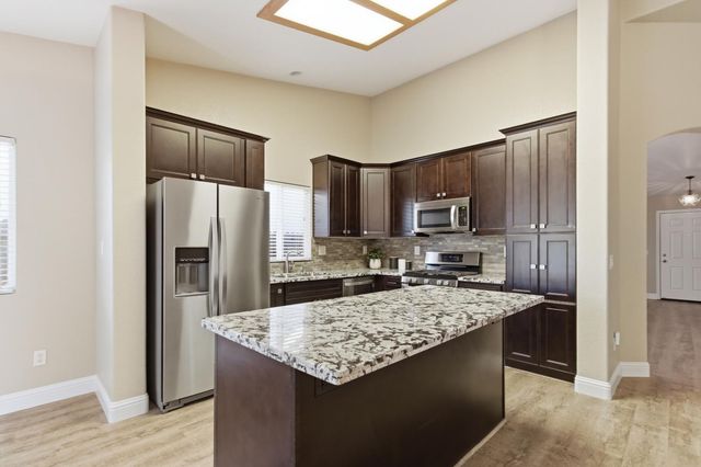 2089 Patriotic Dr, Atwater, CA 95301