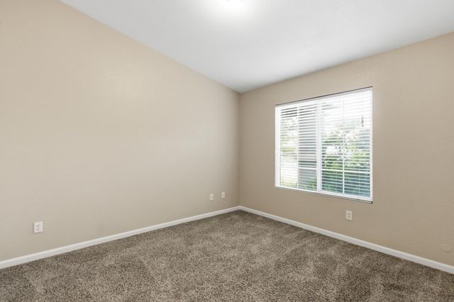 2089 Patriotic Dr, Atwater, CA 95301