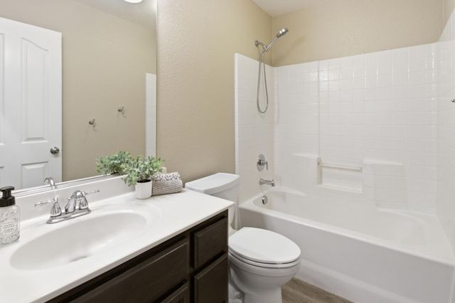 2089 Patriotic Dr, Atwater, CA 95301