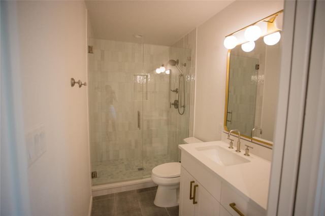 202 W Crestland DR, Austin, TX 78752