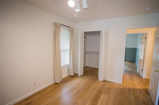 202 W Crestland DR, Austin, TX 78752