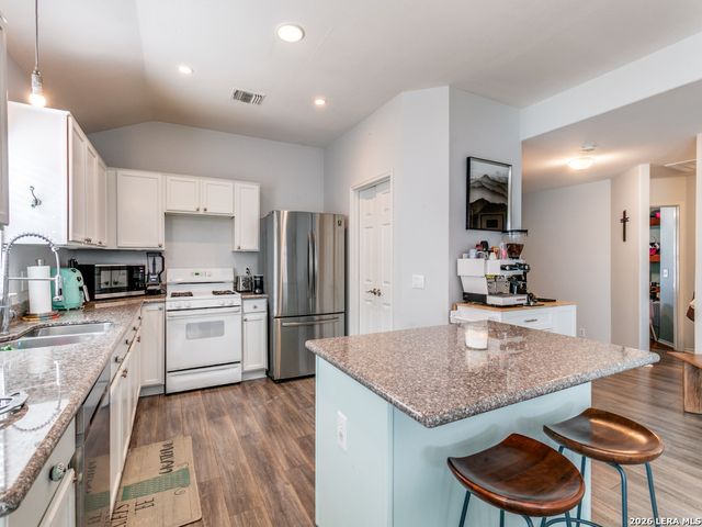 6602 Ivywood Dr, San Antonio, TX 78249