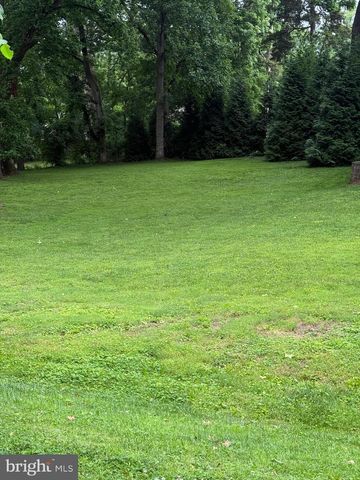 3809 KENILWORTH DRWY, Chevy Chase, MD 20815