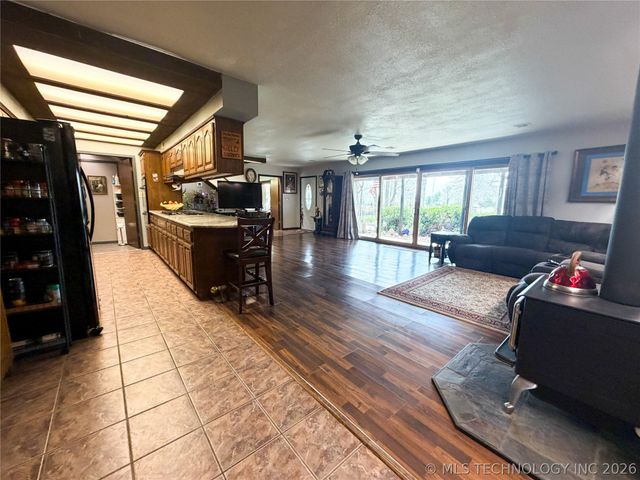 2210 W Golf Course Road, Tahlequah, OK 74464